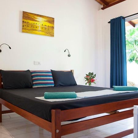 Alvas House Hotel Хикадува Екстериор снимка