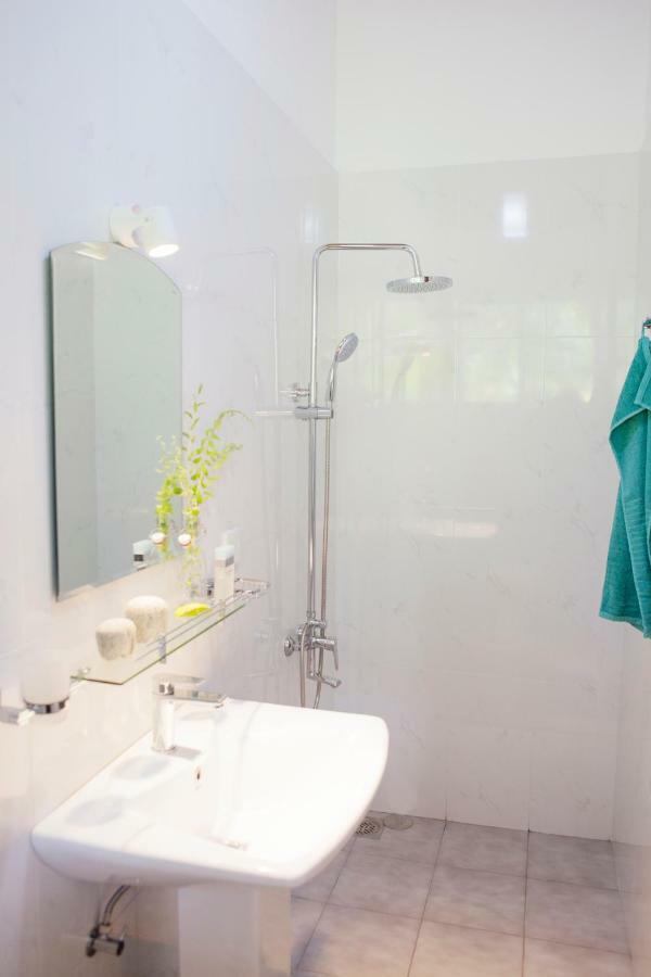 Alvas House Hotel Хикадува Екстериор снимка