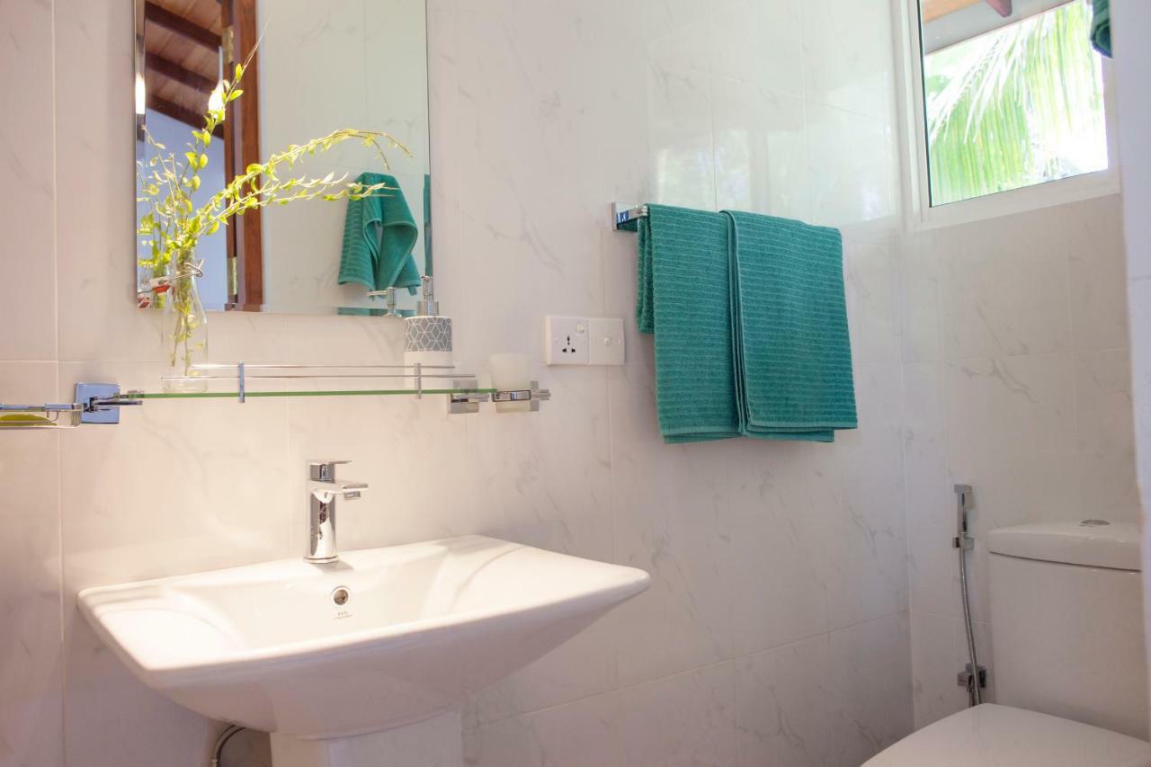 Alvas House Hotel Хикадува Екстериор снимка